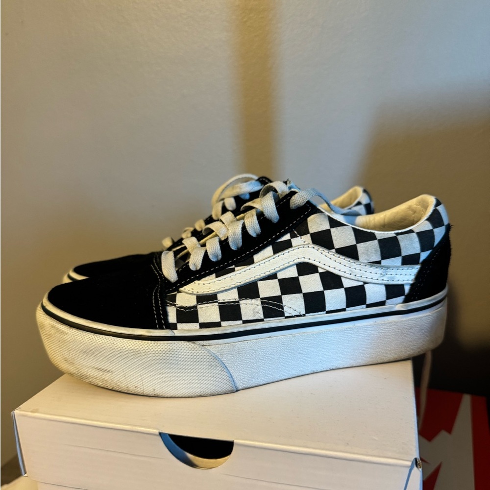 Women’s checkered platform vans
